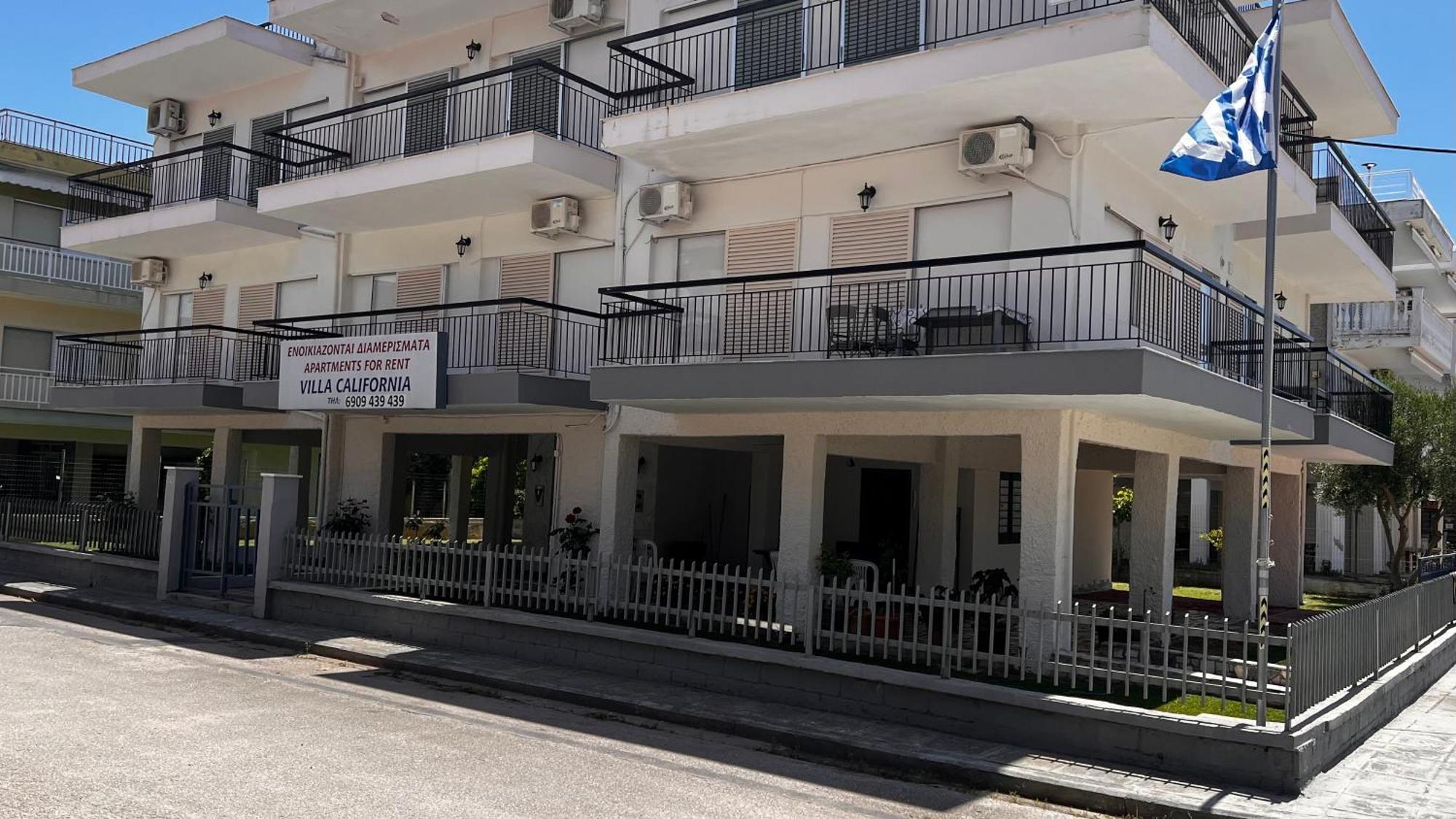 Villa California Paralia Dionysiou Exterior photo